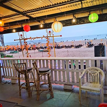 Roseal Beach Front Baga Kültér fotó