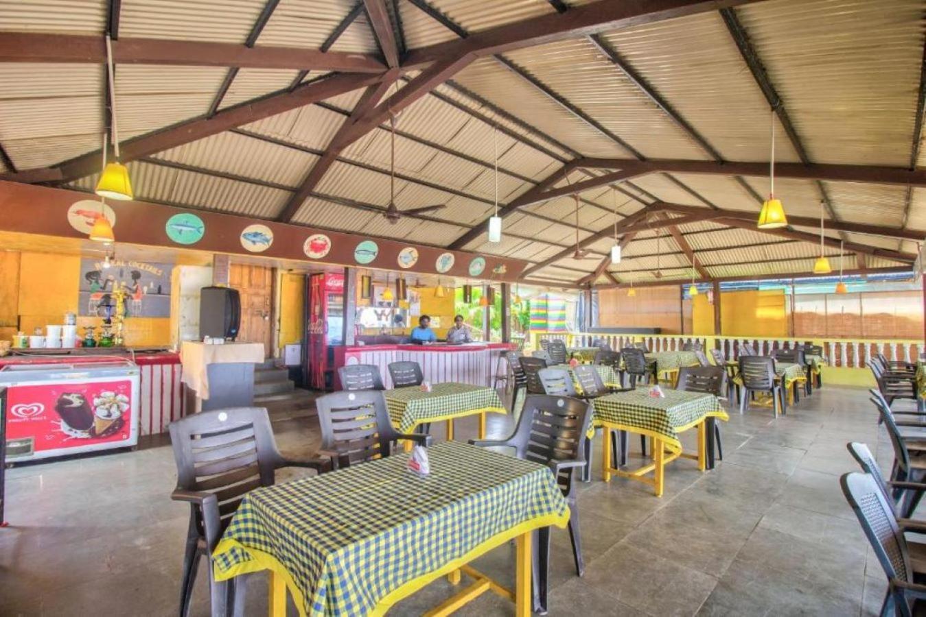 Roseal Beach Front Baga Kültér fotó