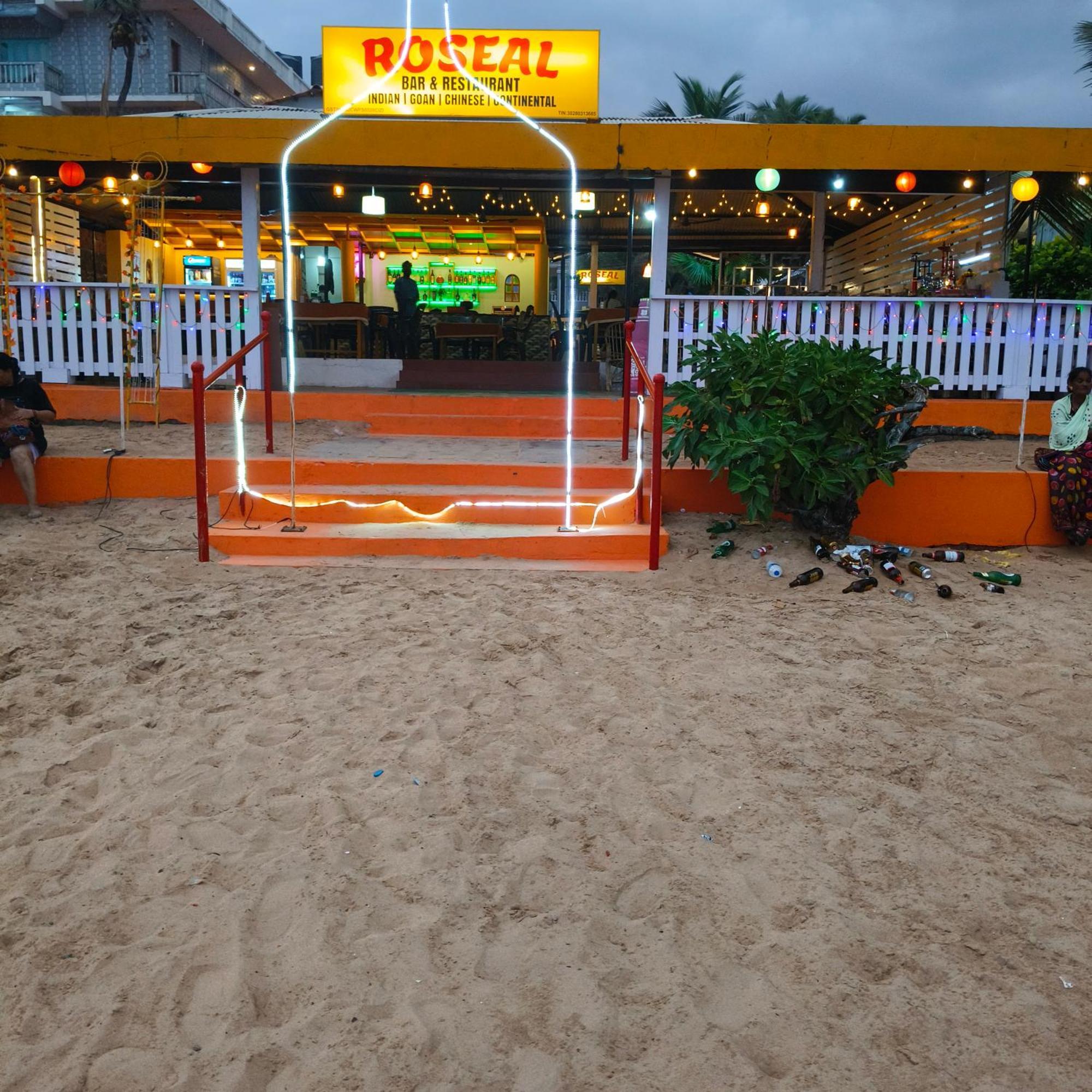 Roseal Beach Front Baga Kültér fotó